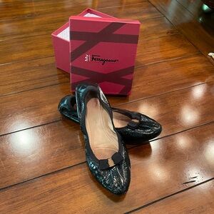 🇮🇹 Ferragamo My Joy Black Patent Ballet Flats 9